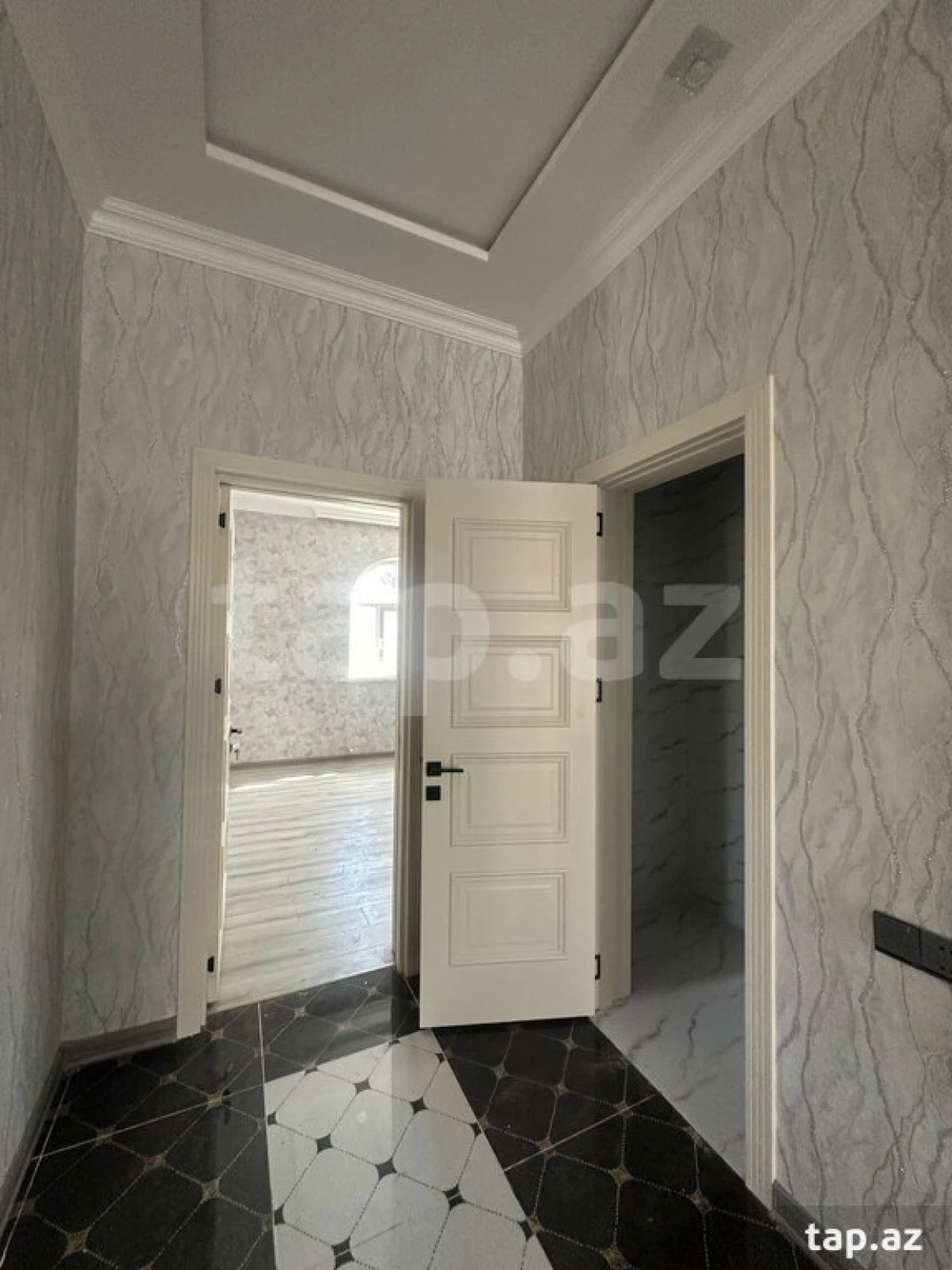 Satılır 4 otaqlı həyət evi