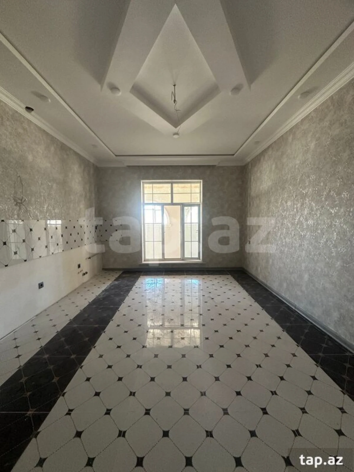 Satılır 4 otaqlı həyət evi