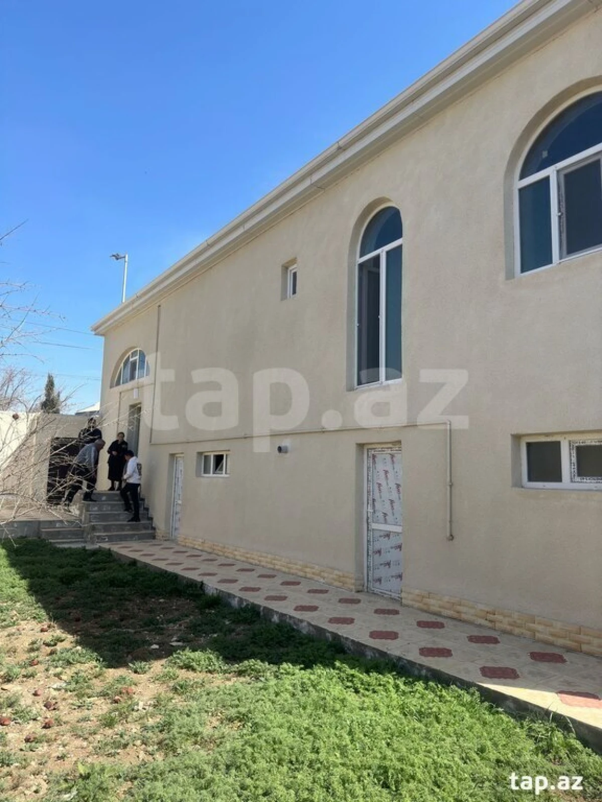 Satılır 4 otaqlı həyət evi