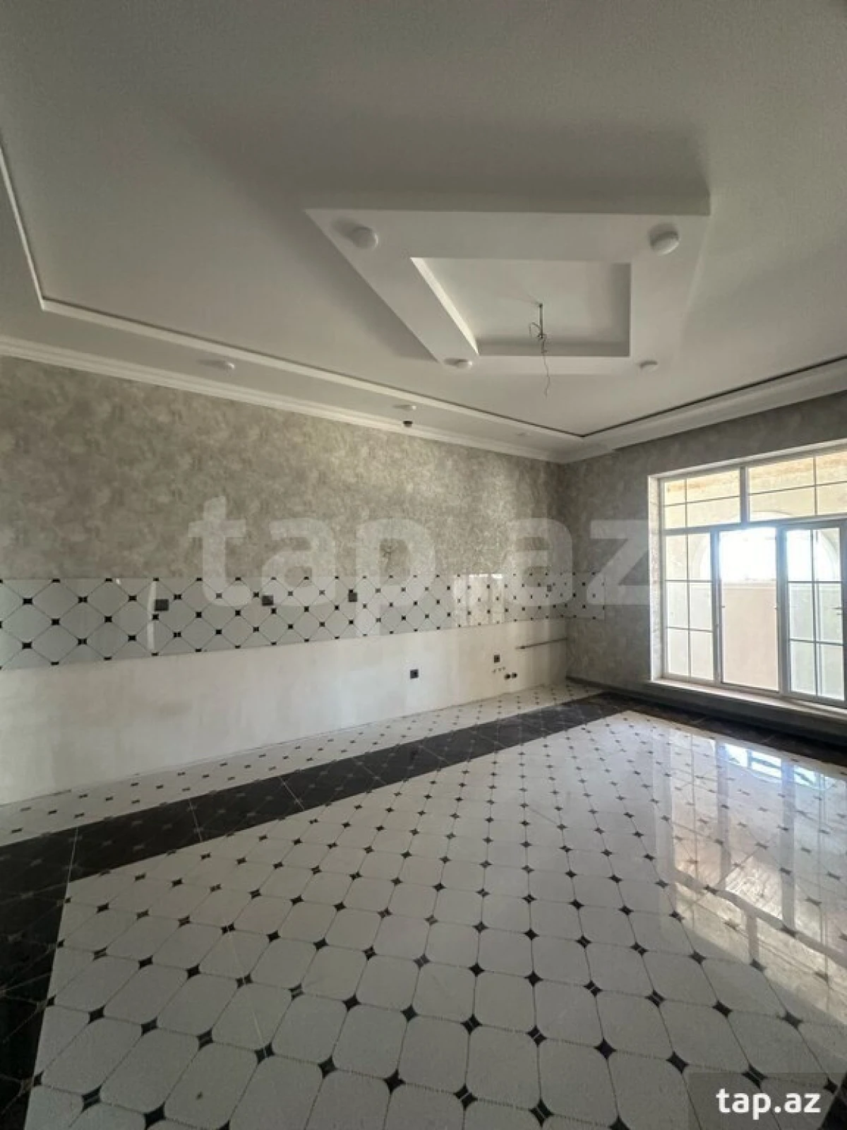 Satılır 4 otaqlı həyət evi