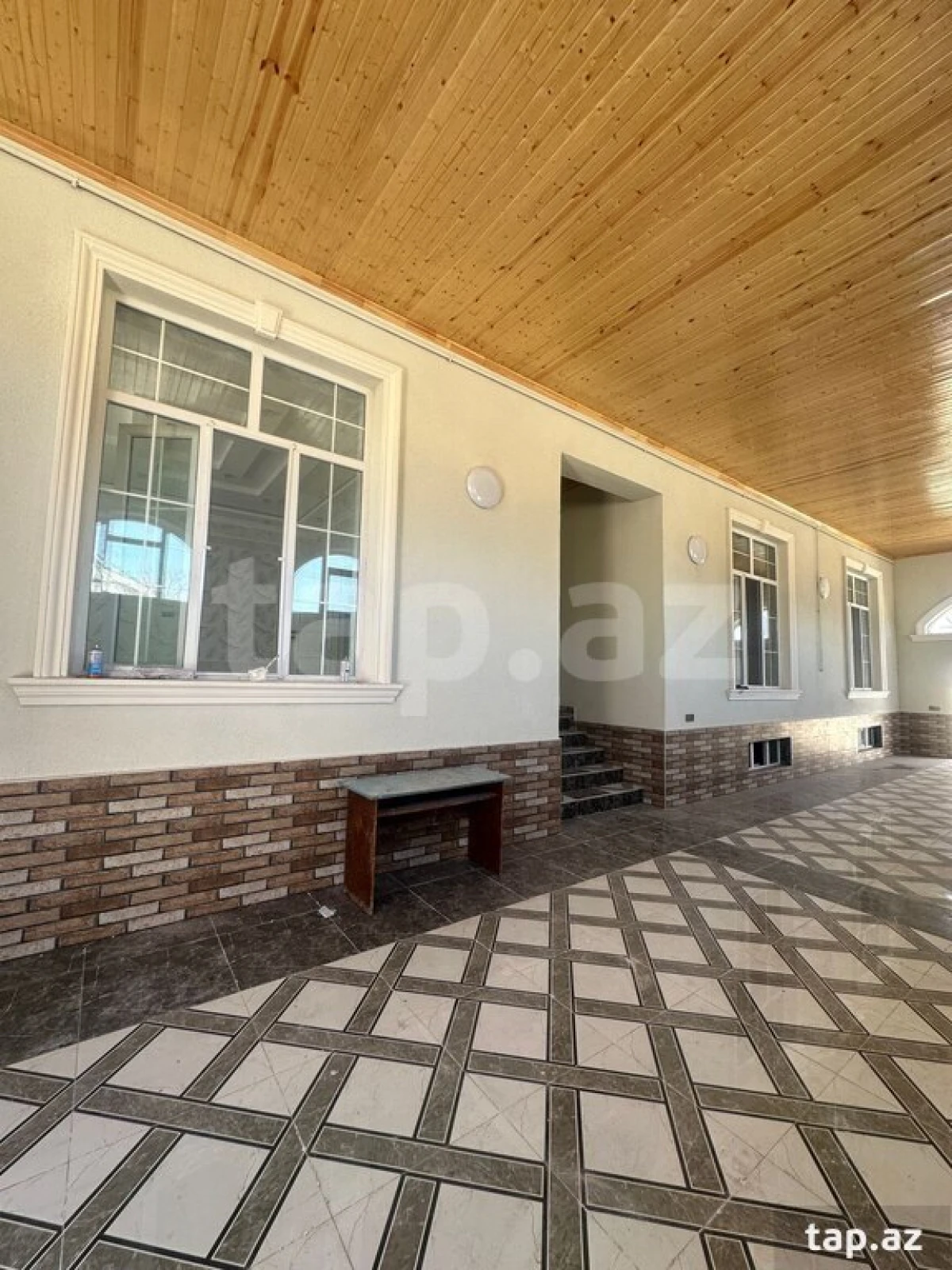 Satılır 4 otaqlı həyət evi