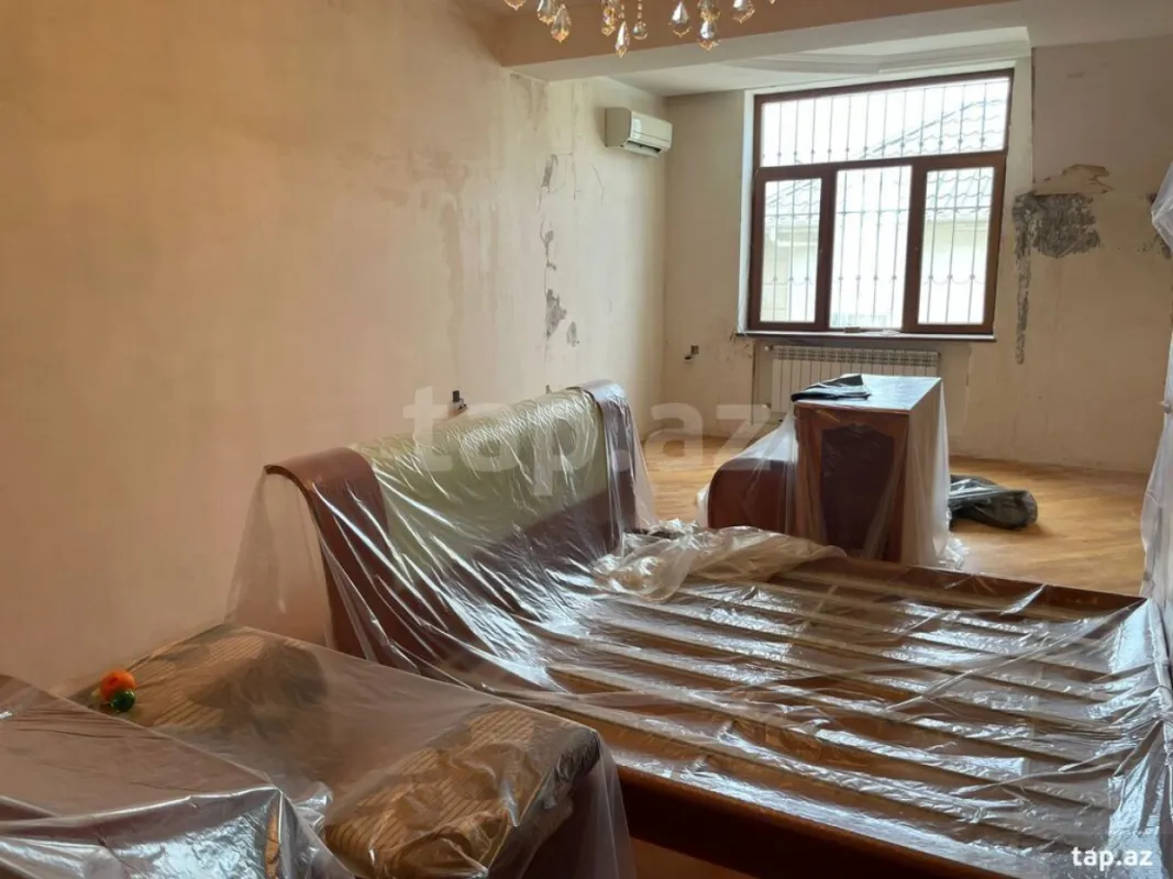 Satılır 7 otaqlı həyət evi