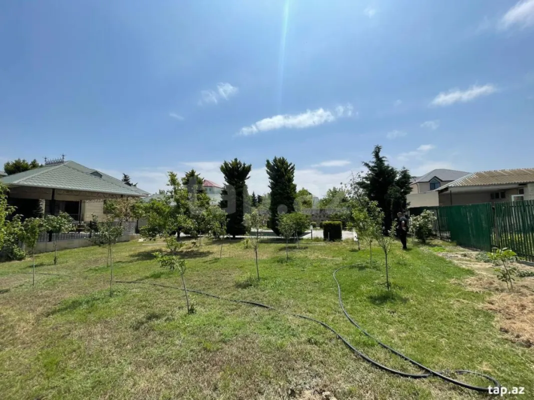 Satılır 7 otaqlı həyət evi