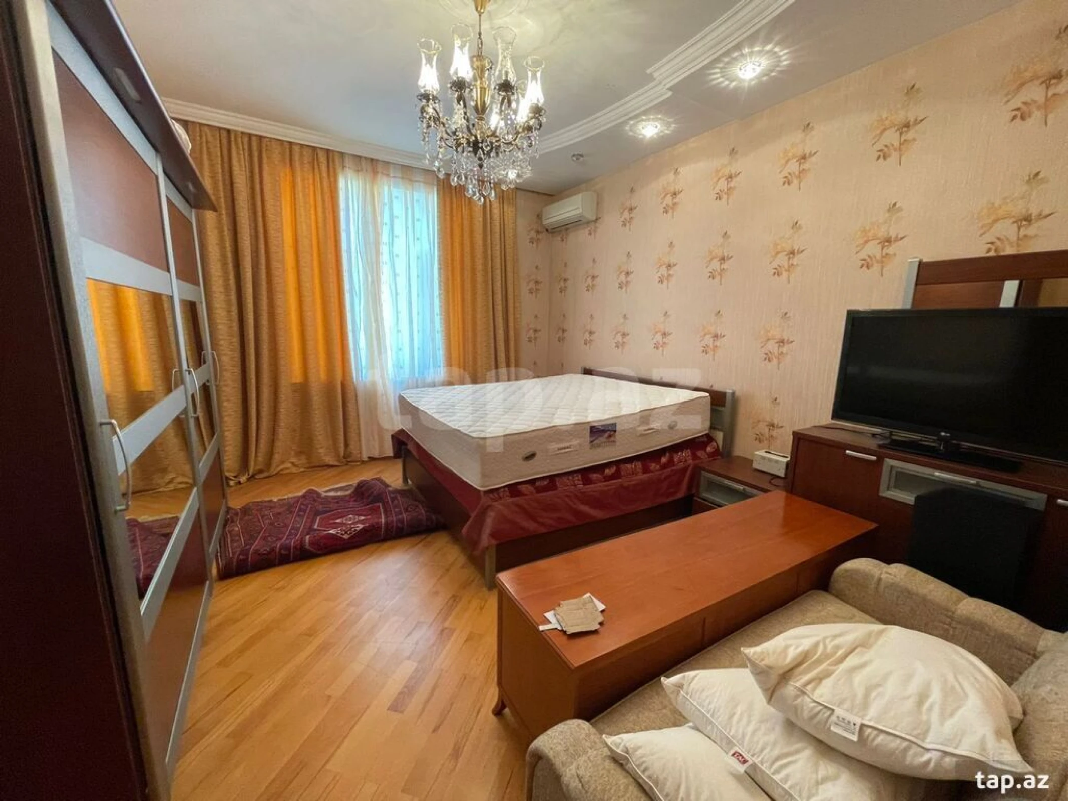 Satılır 7 otaqlı həyət evi