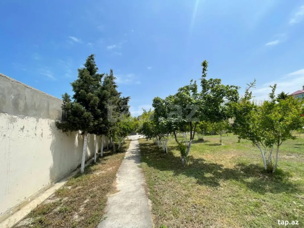 Satılır 7 otaqlı həyət evi