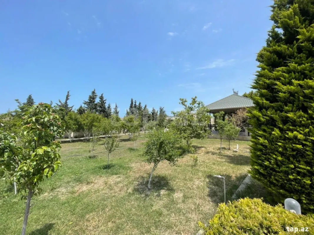 Satılır 7 otaqlı həyət evi