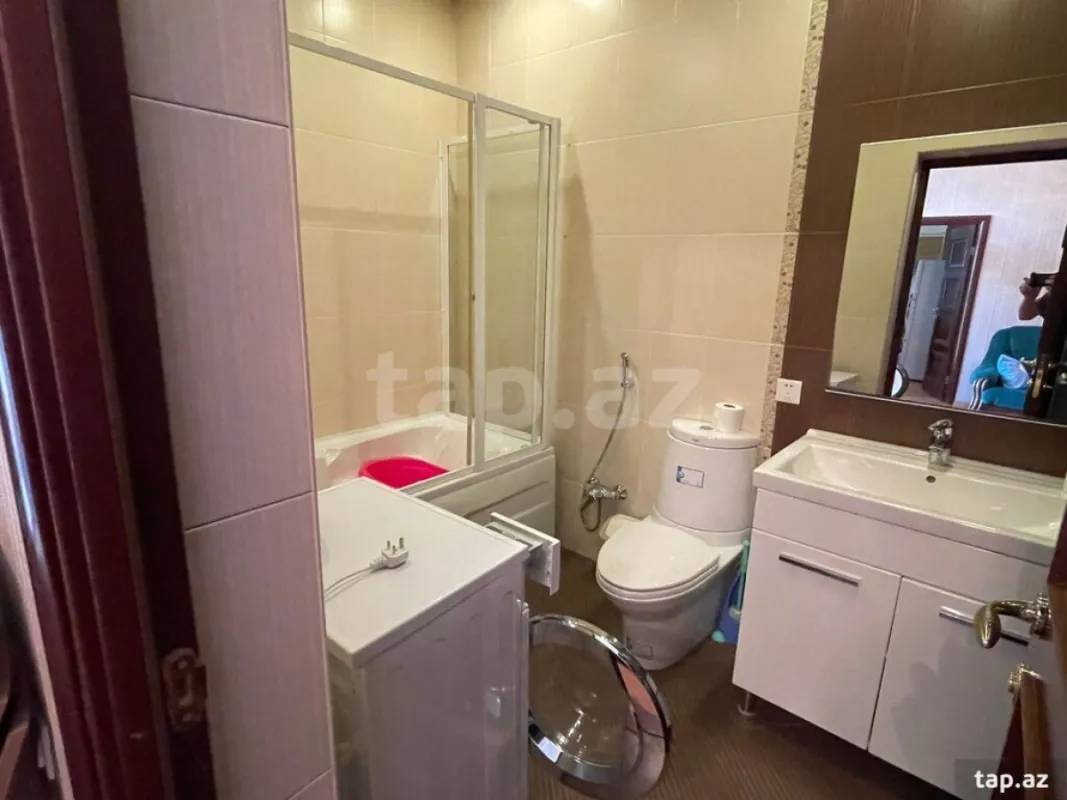 Satılır 7 otaqlı həyət evi