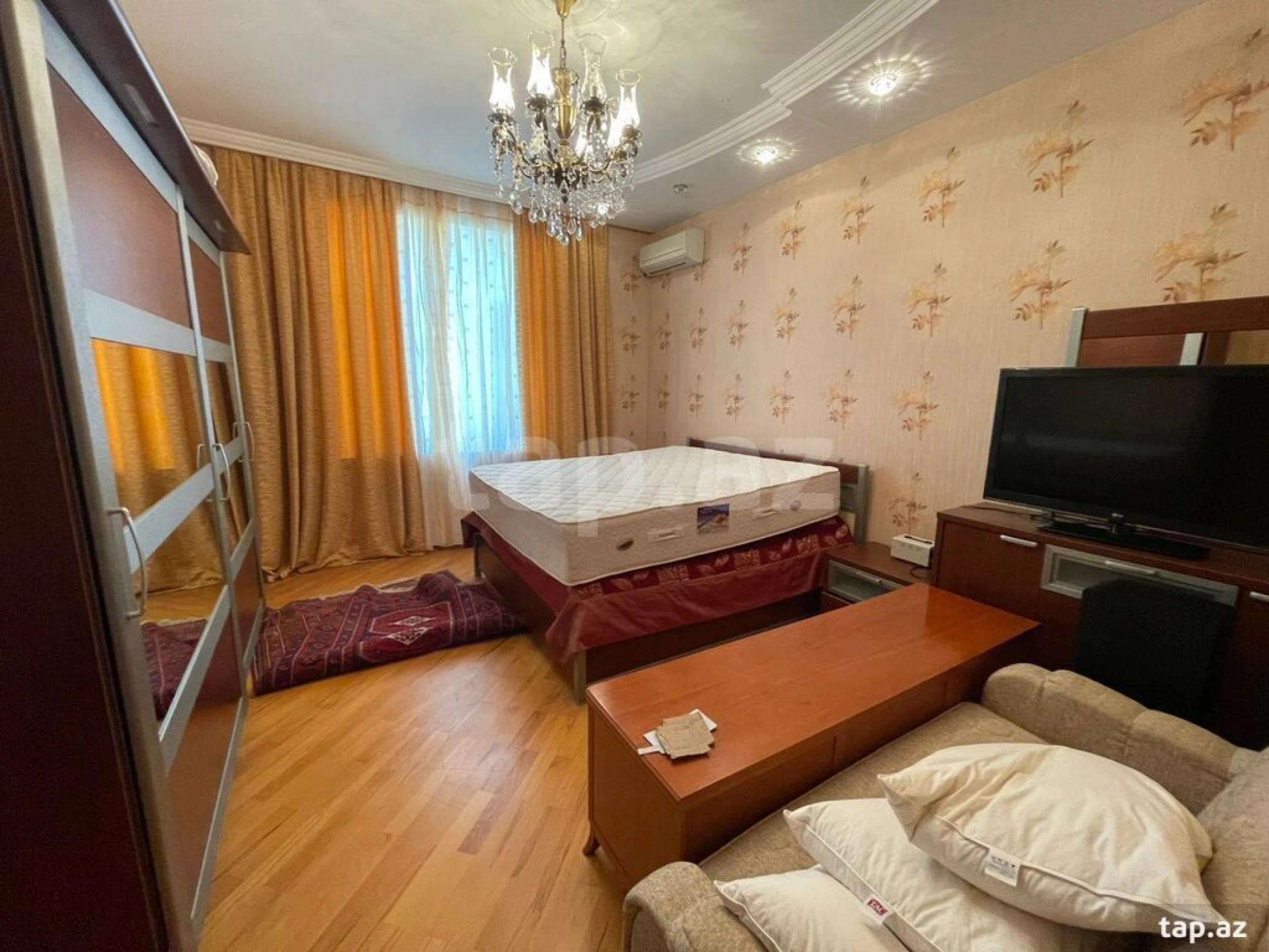 Satılır 7 otaqlı həyət evi