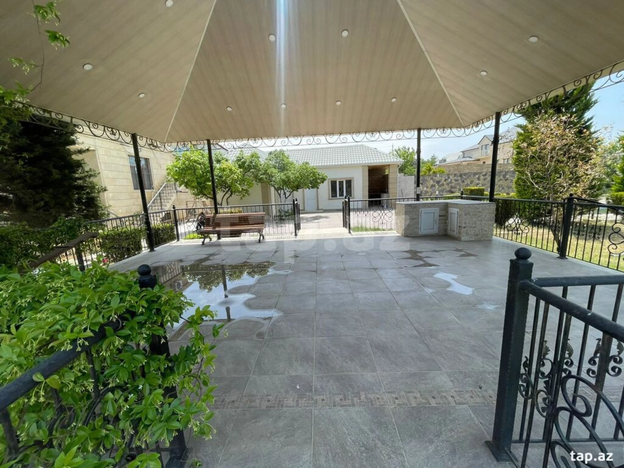 Satılır 7 otaqlı həyət evi