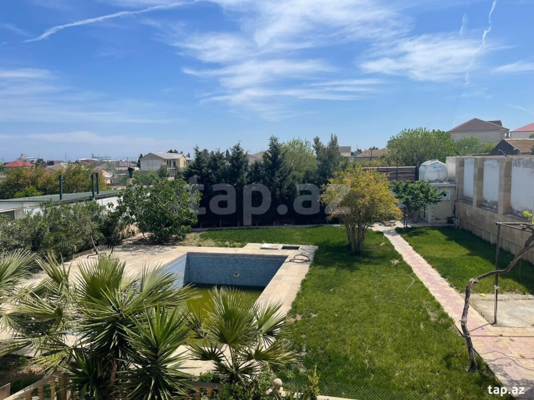 Kirayə verilir 7 otaqlı həyət evi