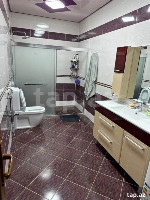 Kirayə verilir 6 otaqlı həyət evi