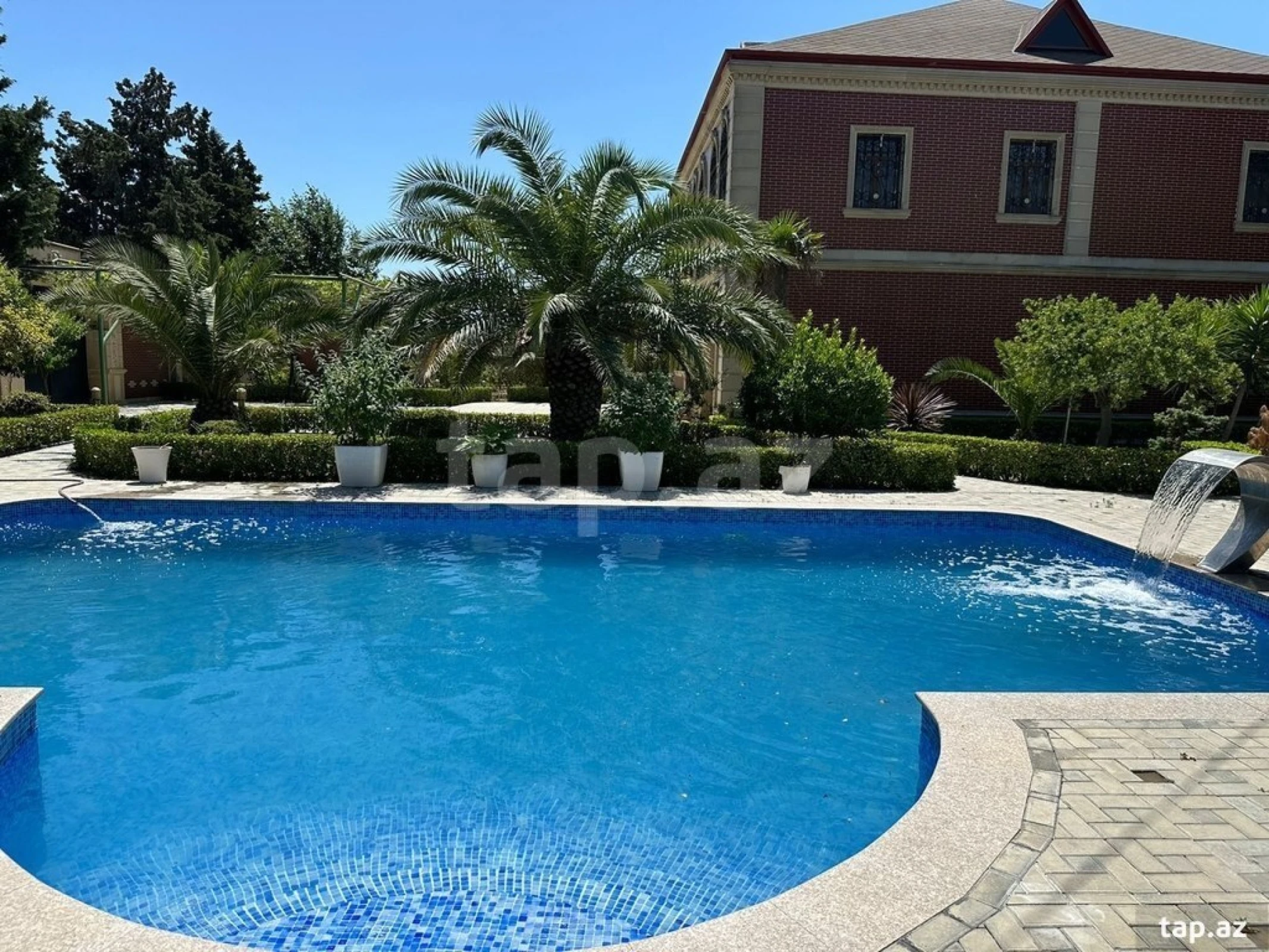 Kirayə verilir 6 otaqlı həyət evi