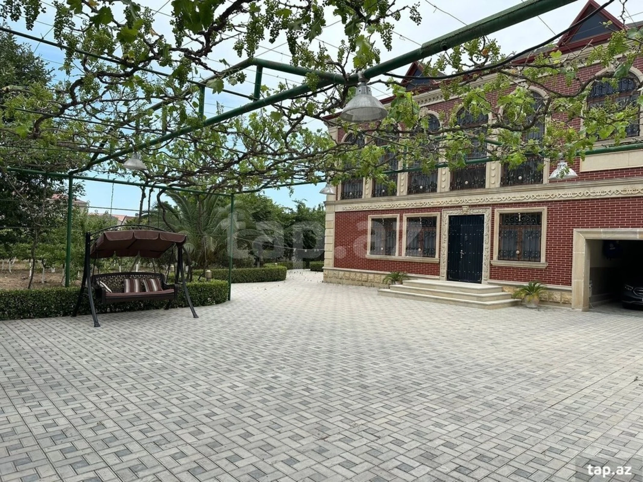 Kirayə verilir 6 otaqlı həyət evi