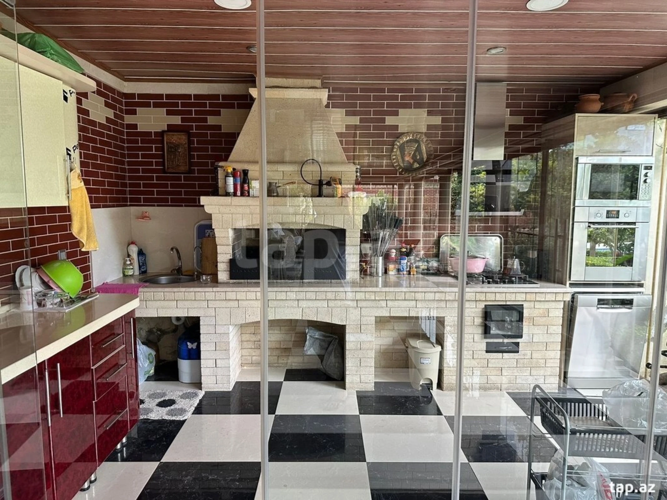 Kirayə verilir 6 otaqlı həyət evi