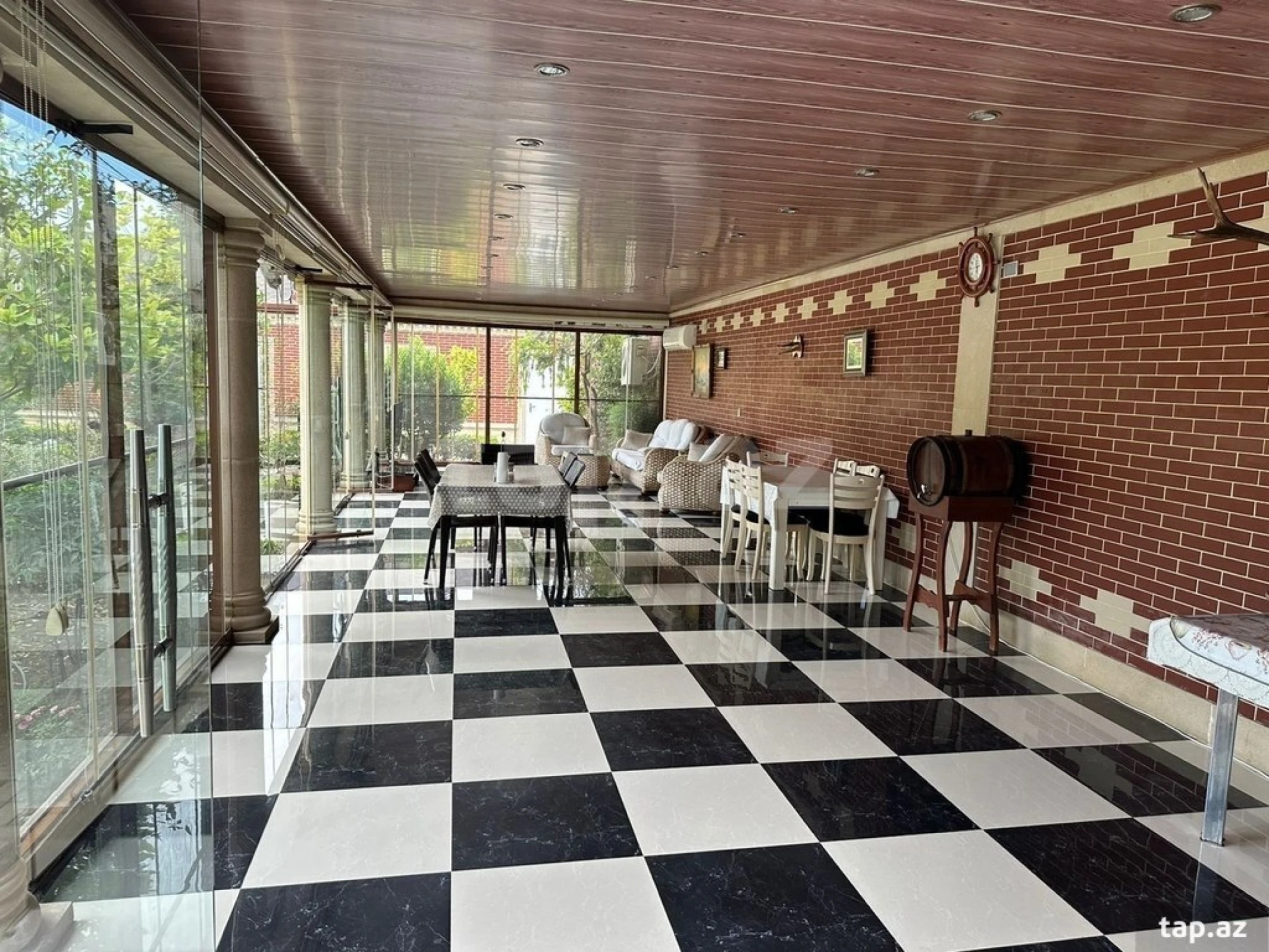 Kirayə verilir 6 otaqlı həyət evi