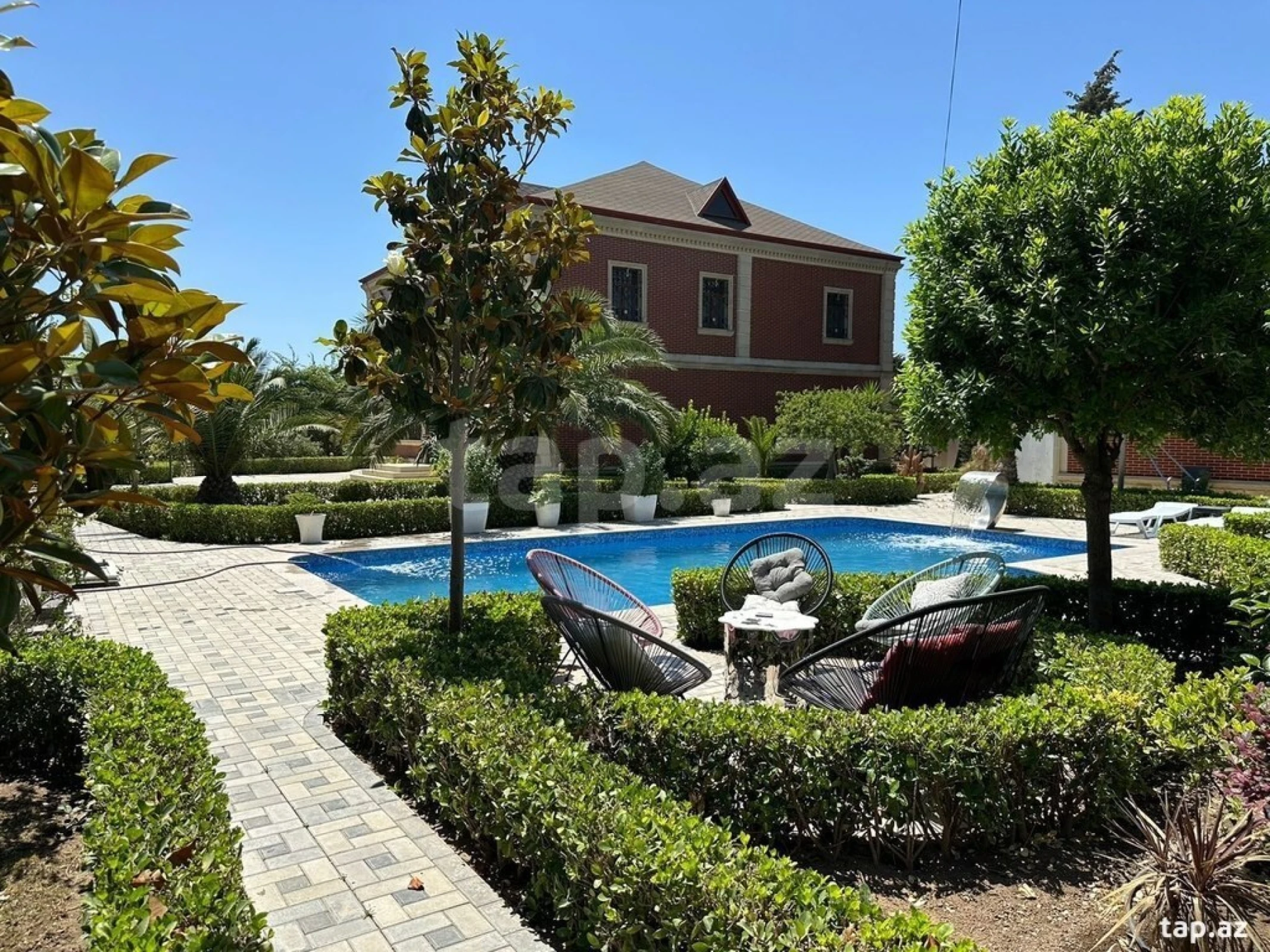 Kirayə verilir 6 otaqlı həyət evi