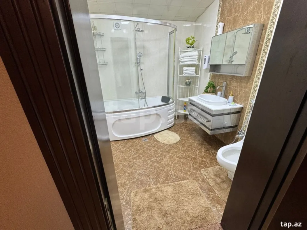 Kirayə verilir 5 otaqlı həyət evi