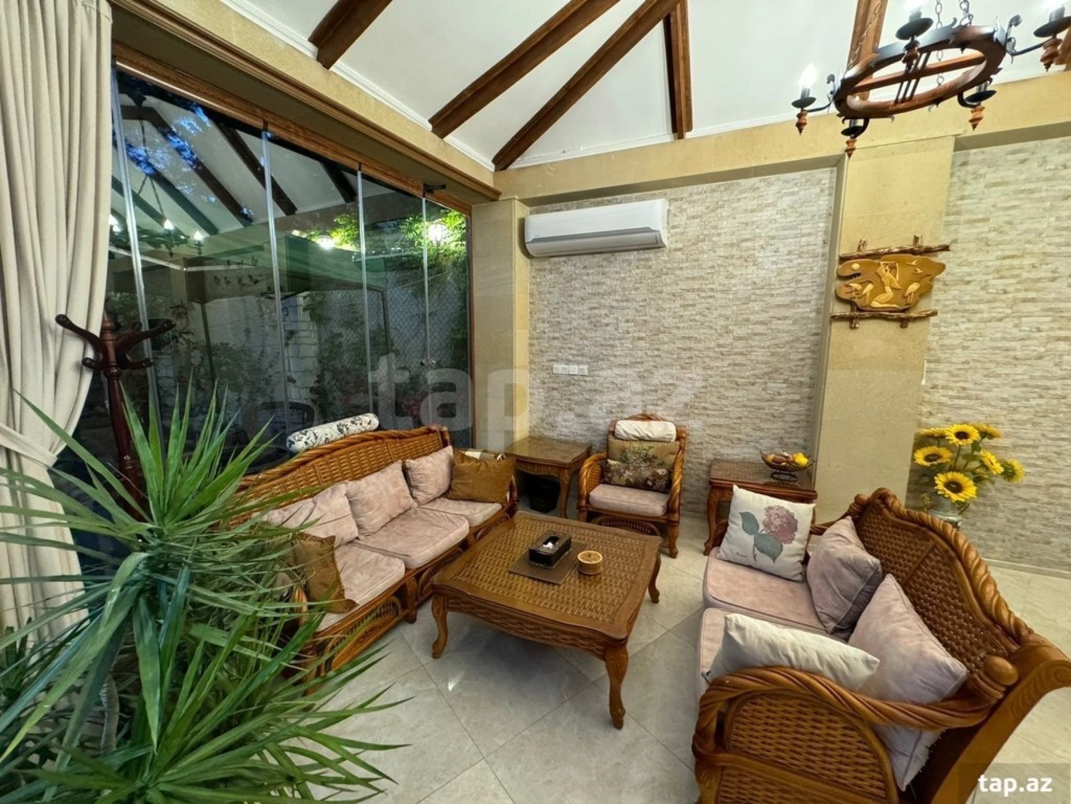 Kirayə verilir 5 otaqlı həyət evi