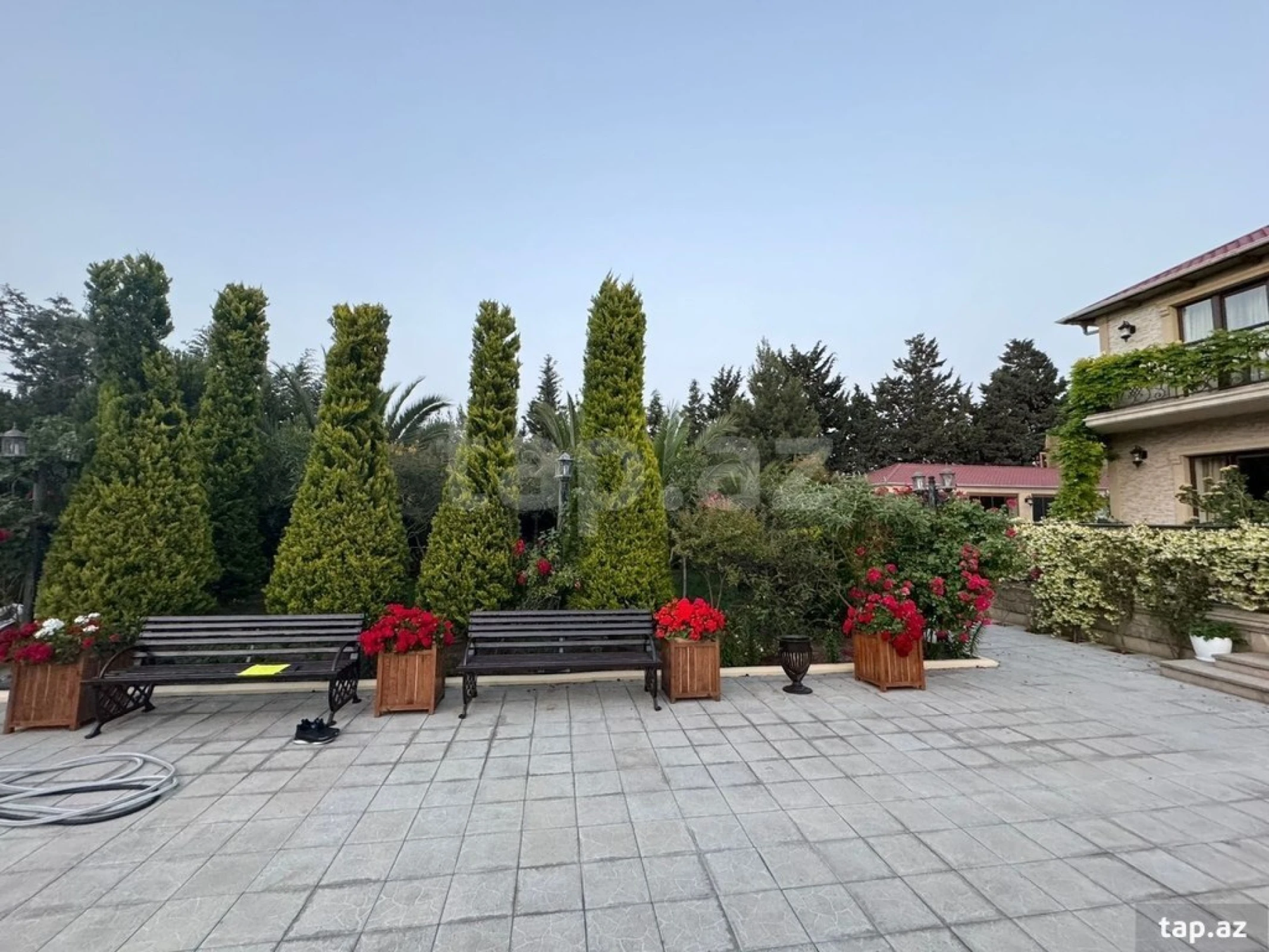 Kirayə verilir 5 otaqlı həyət evi