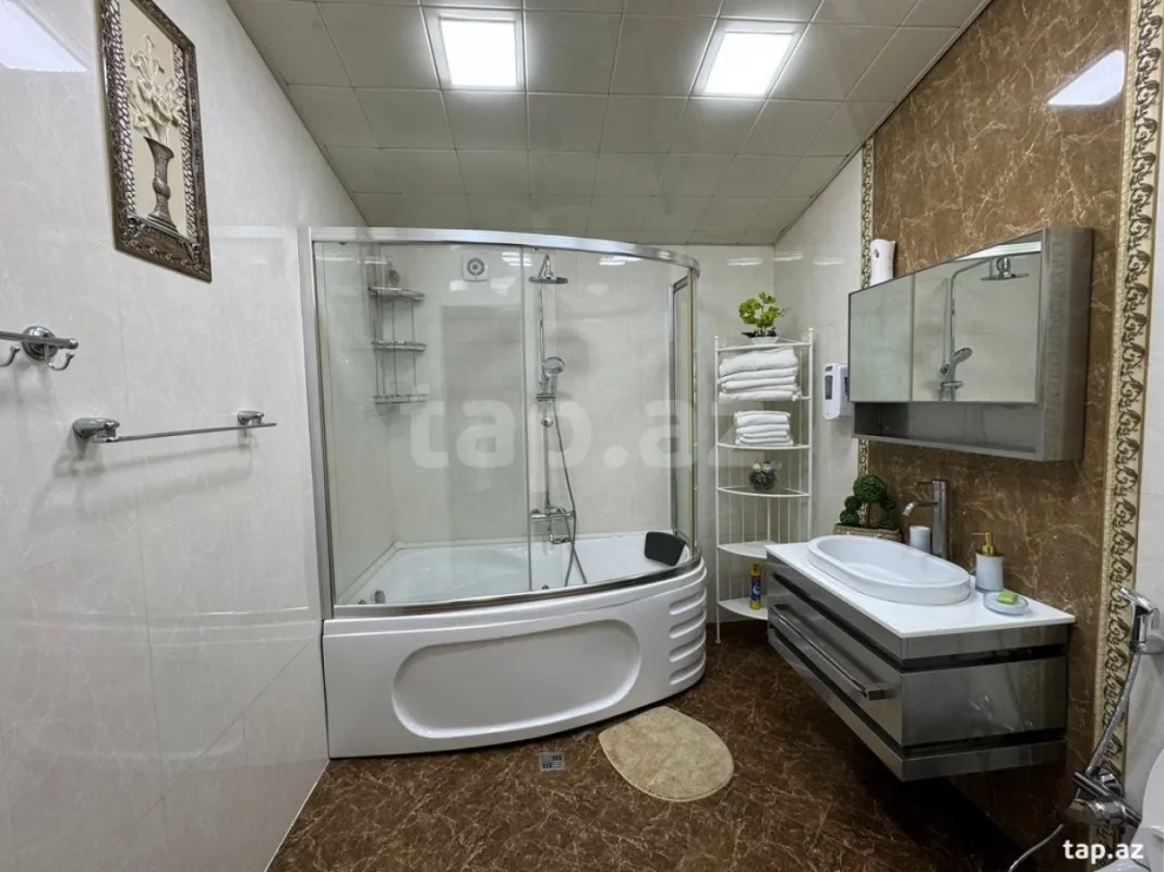 Kirayə verilir 5 otaqlı həyət evi