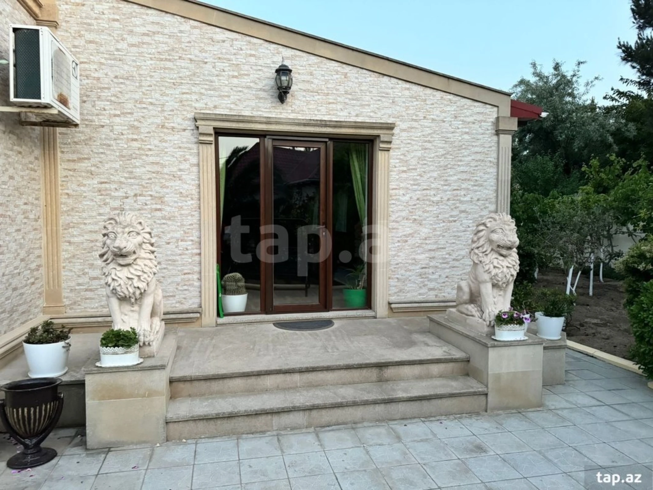 Kirayə verilir 5 otaqlı həyət evi