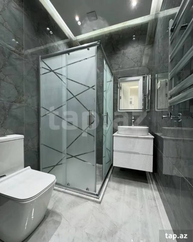 Kirayə verilir 6 otaqlı həyət evi