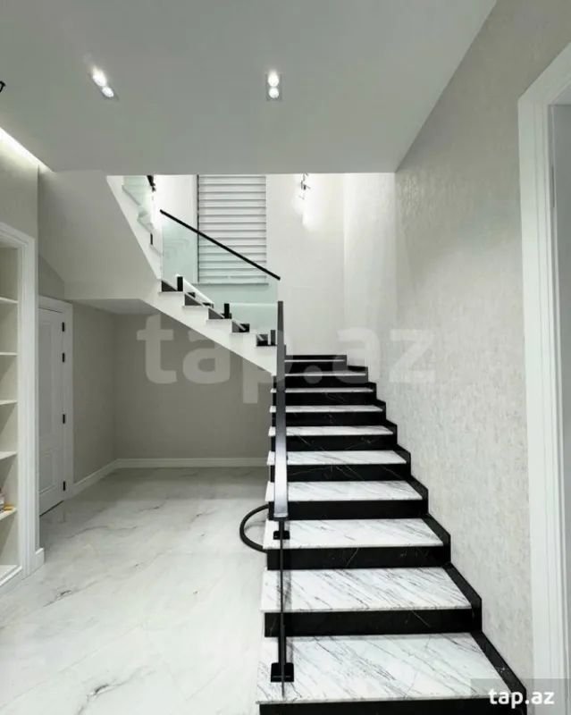 Kirayə verilir 6 otaqlı həyət evi