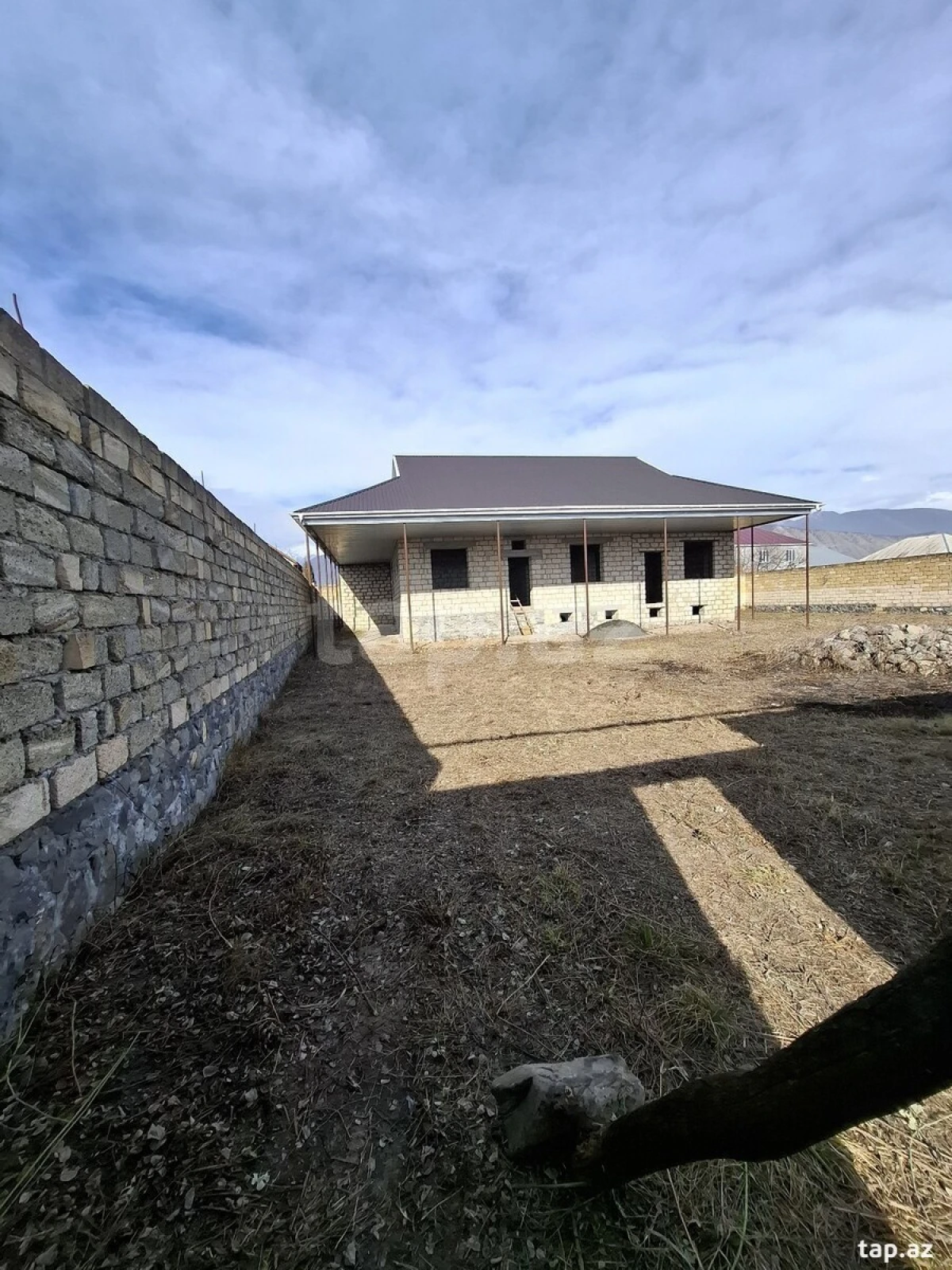 Satılır 4 otaqlı həyət evi