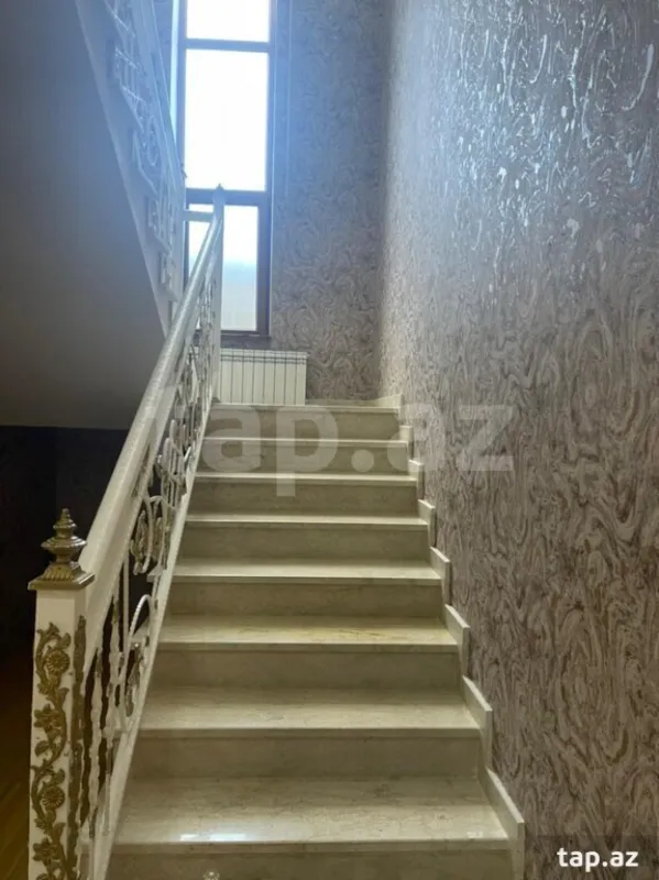 Satılır 7 otaqlı həyət evi