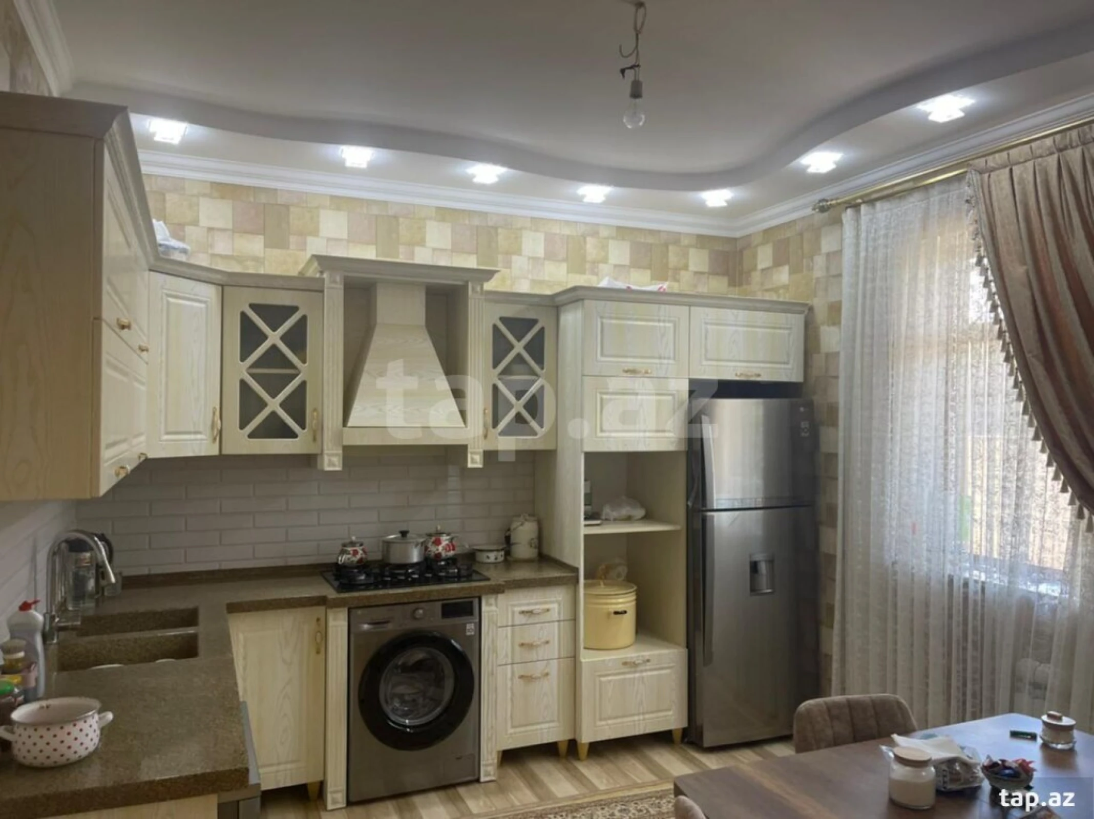 Satılır 7 otaqlı həyət evi