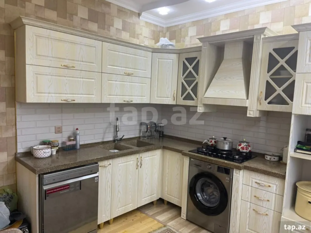 Satılır 7 otaqlı həyət evi