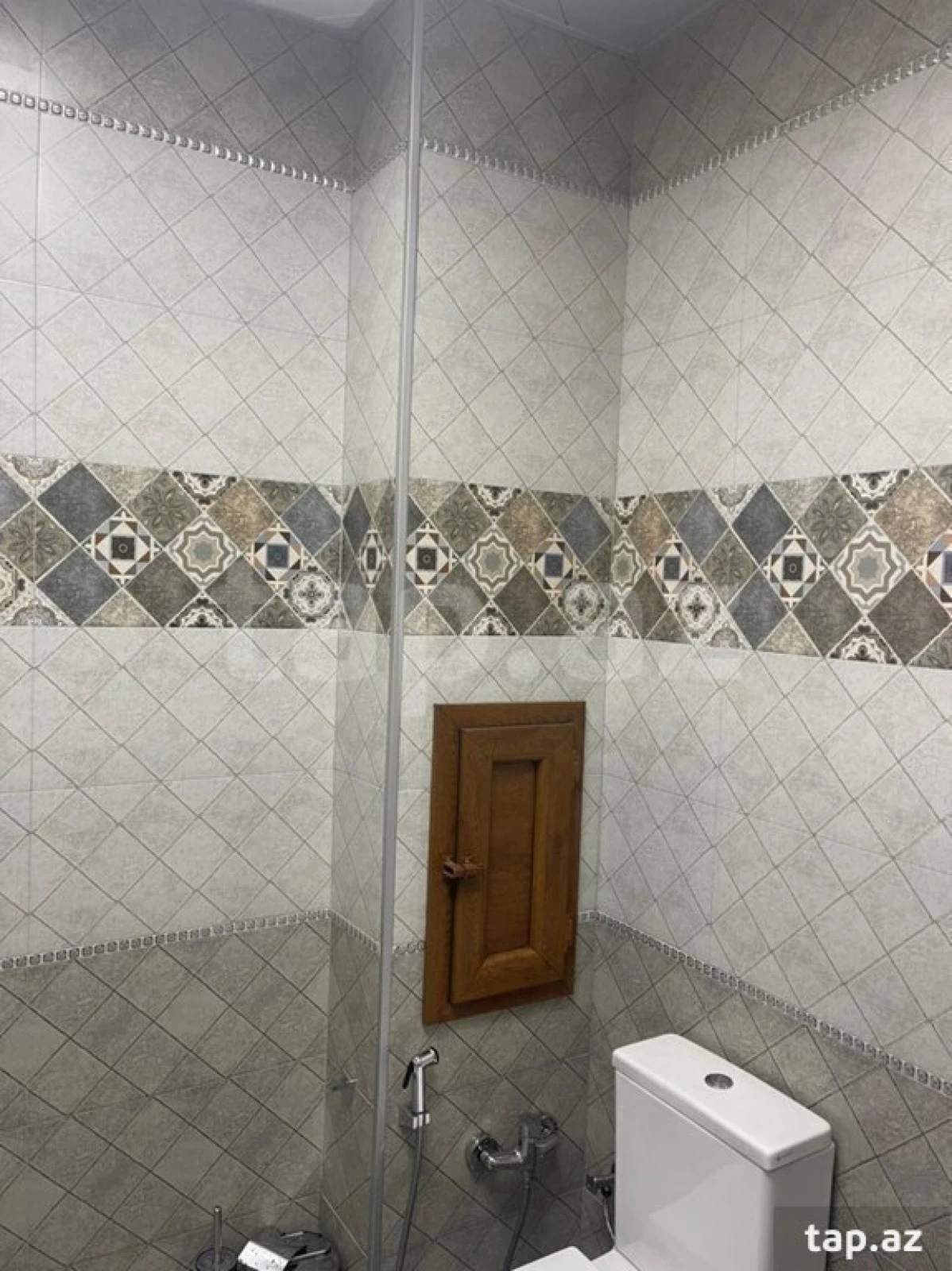 Satılır 7 otaqlı həyət evi