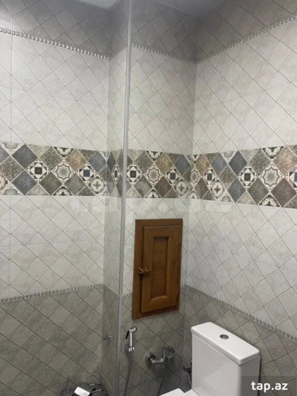 Satılır 7 otaqlı həyət evi