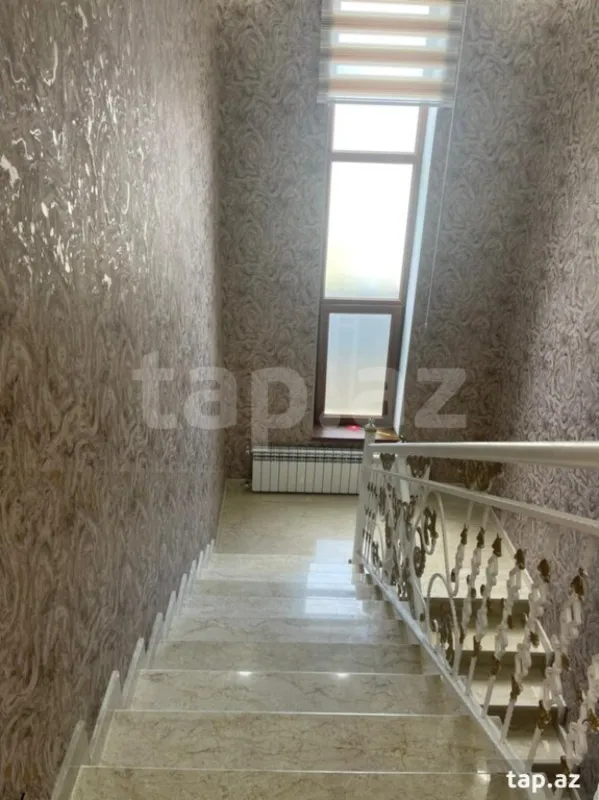 Satılır 7 otaqlı həyət evi