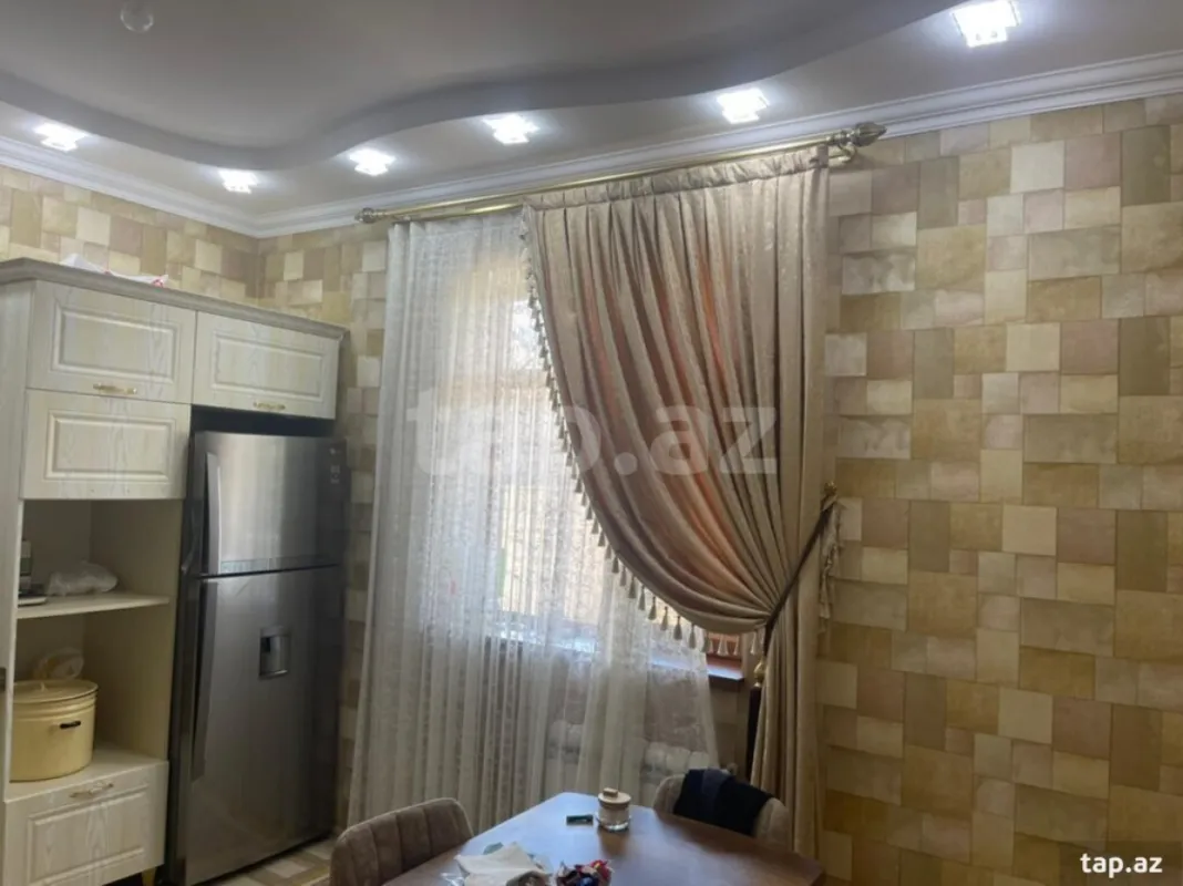 Satılır 7 otaqlı həyət evi