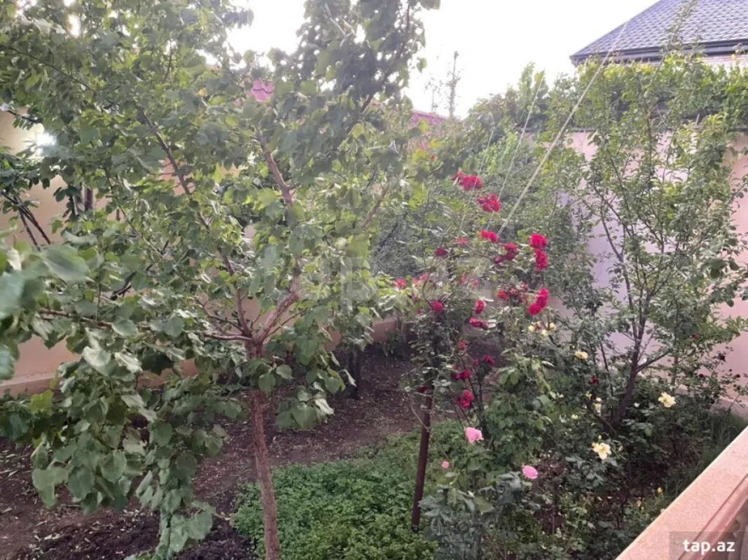 Satılır 7 otaqlı həyət evi
