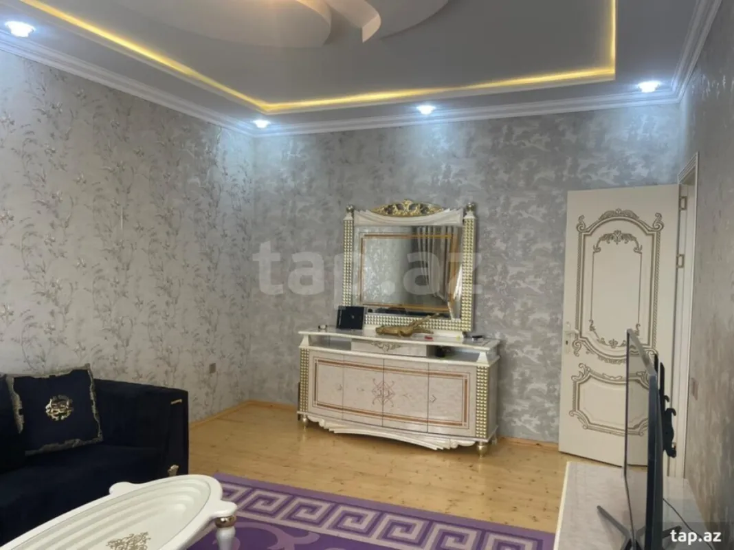 Satılır 7 otaqlı həyət evi