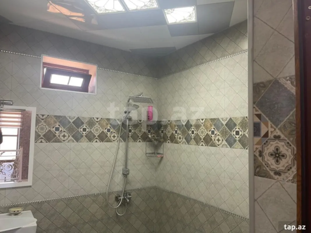 Satılır 7 otaqlı həyət evi