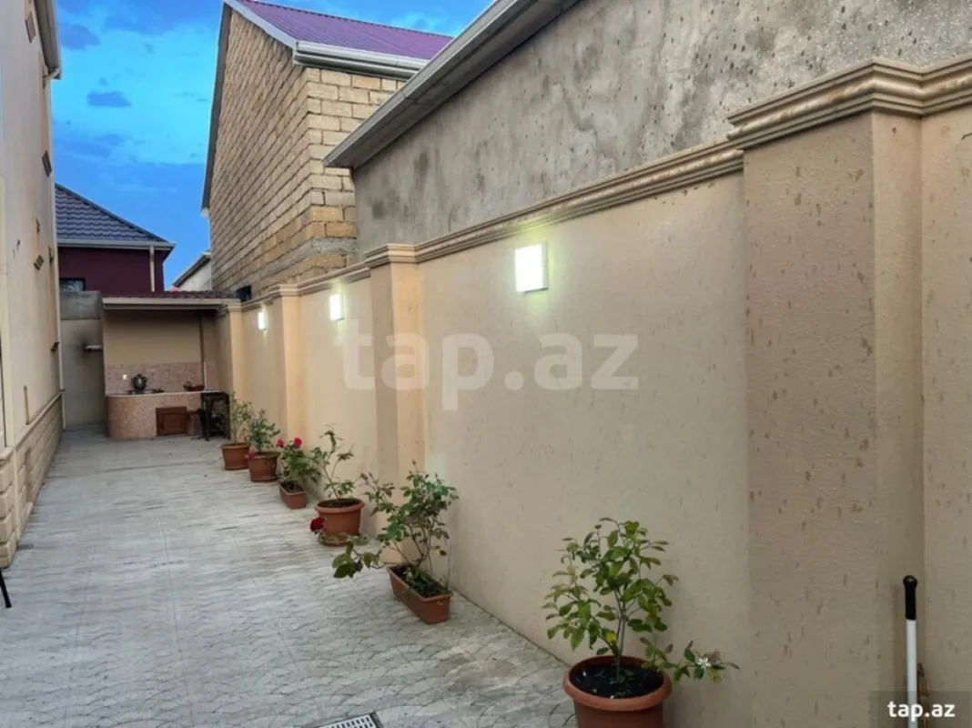 Satılır 7 otaqlı həyət evi