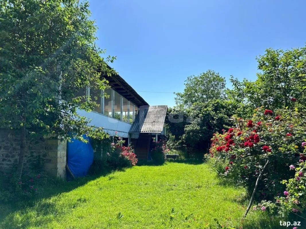 Satılır 4 otaqlı həyət evi