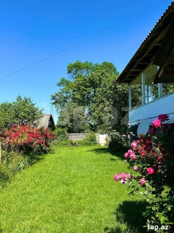 Satılır 4 otaqlı həyət evi