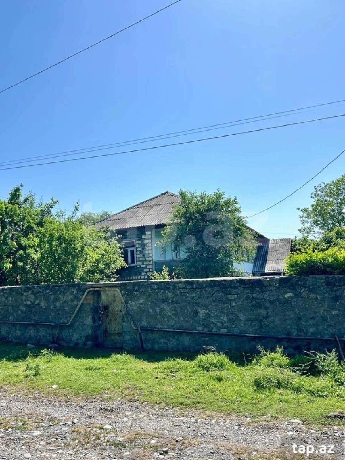 Satılır 4 otaqlı həyət evi