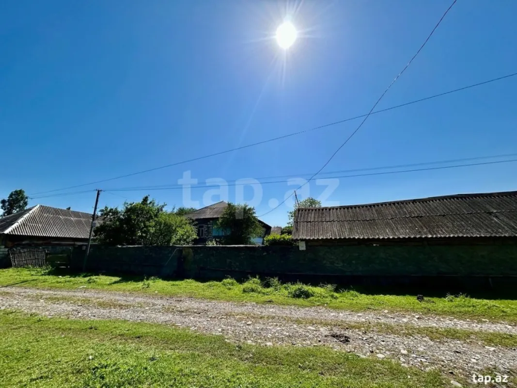 Satılır 4 otaqlı həyət evi