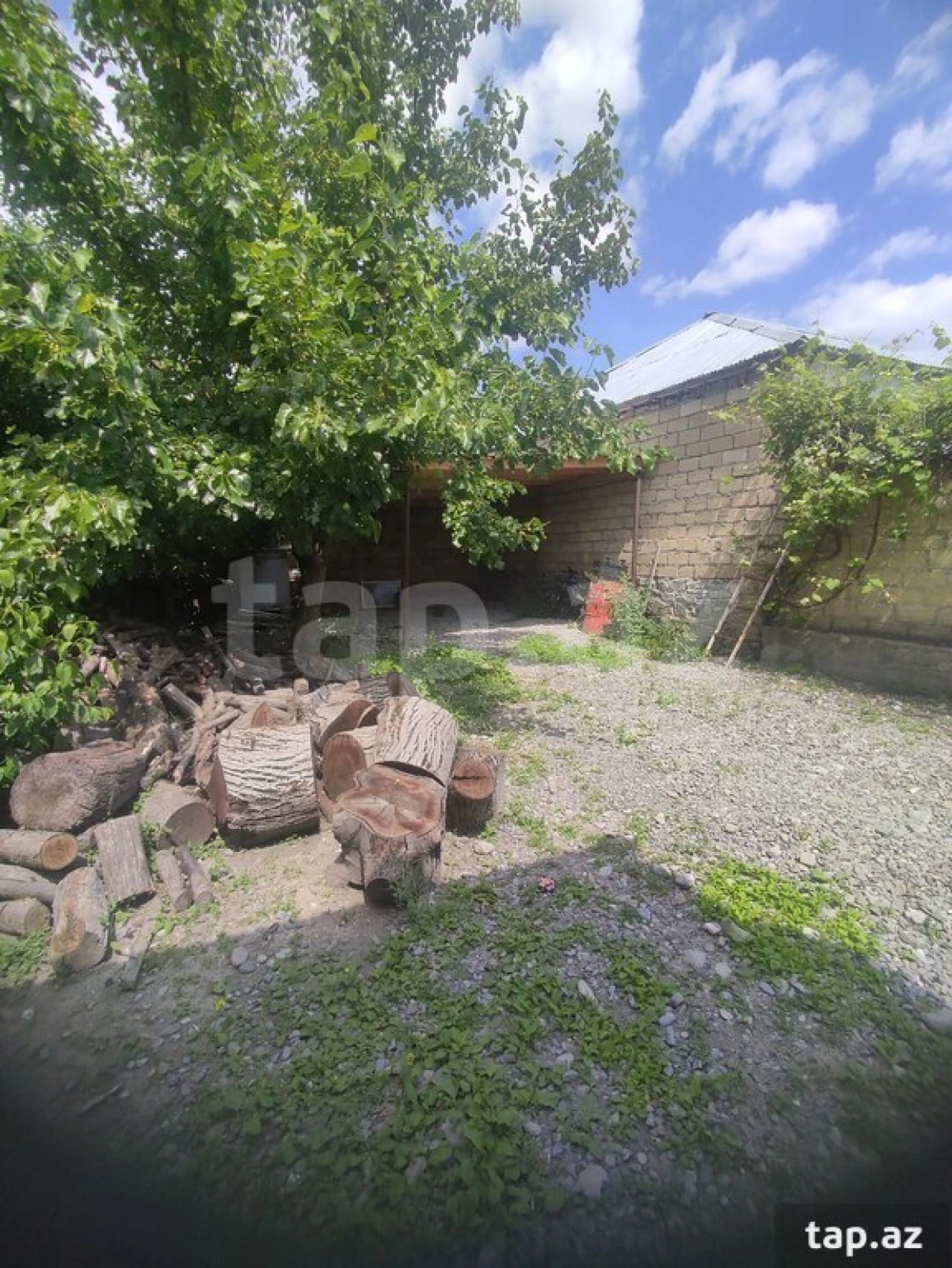 Satılır 4 otaqlı həyət evi