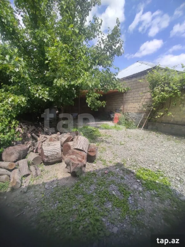 Satılır 4 otaqlı həyət evi