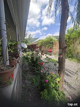 Satılır 4 otaqlı həyət evi