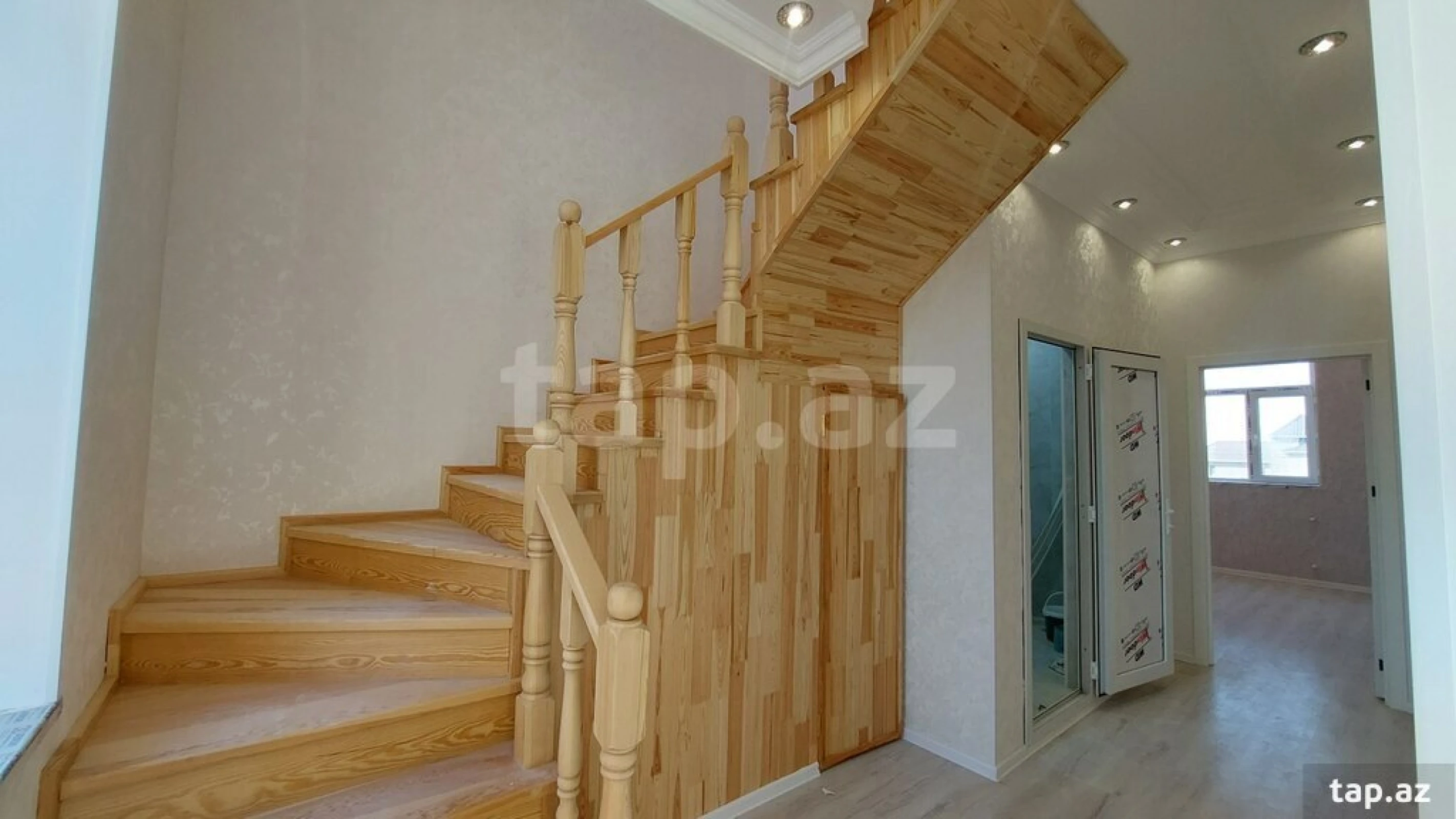 Satılır 4 otaqlı həyət evi