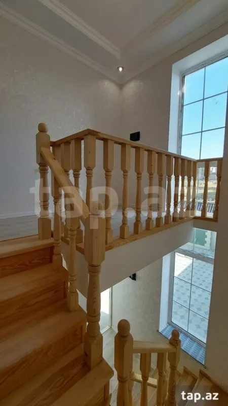 Satılır 4 otaqlı həyət evi