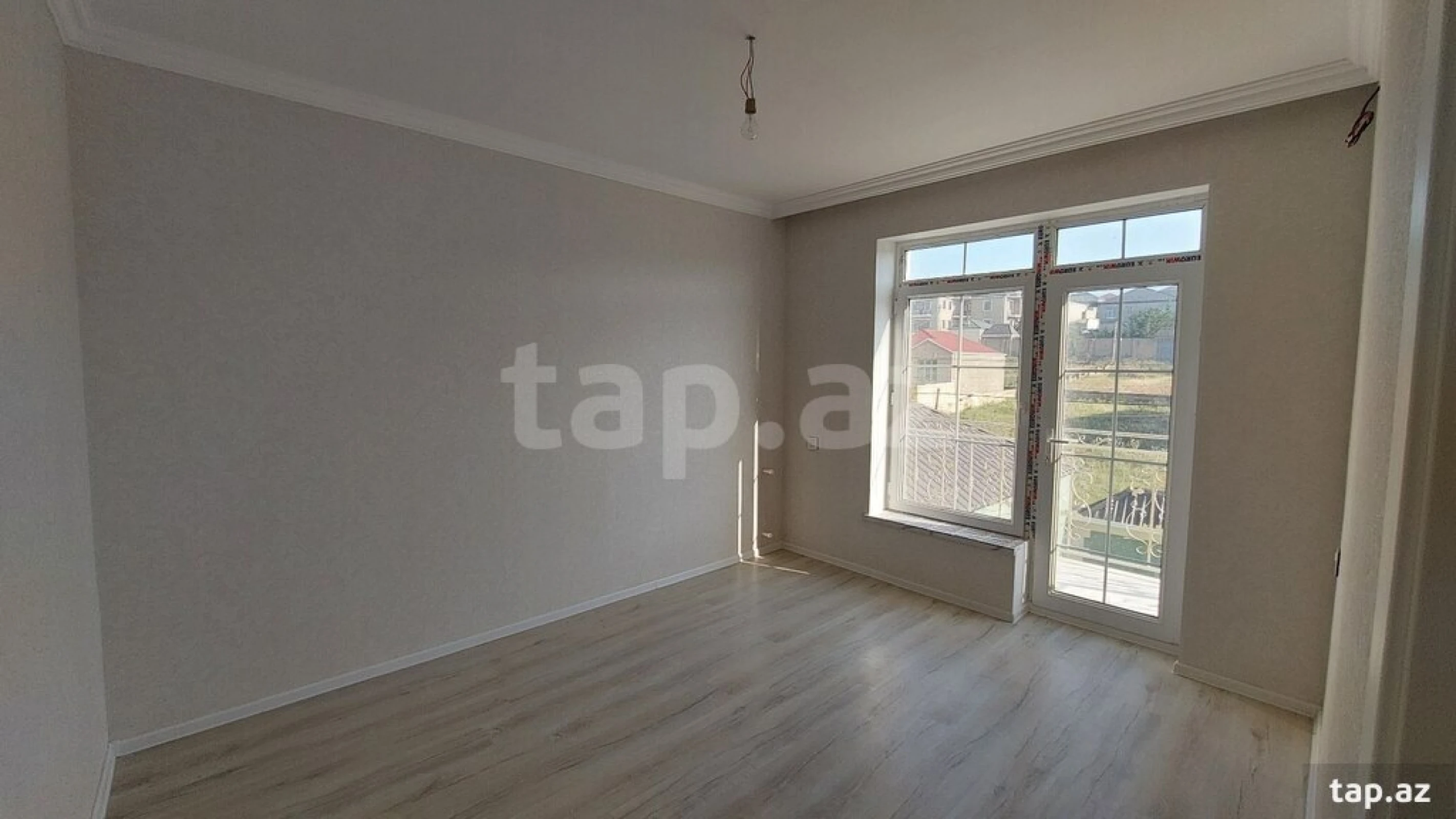 Satılır 4 otaqlı həyət evi