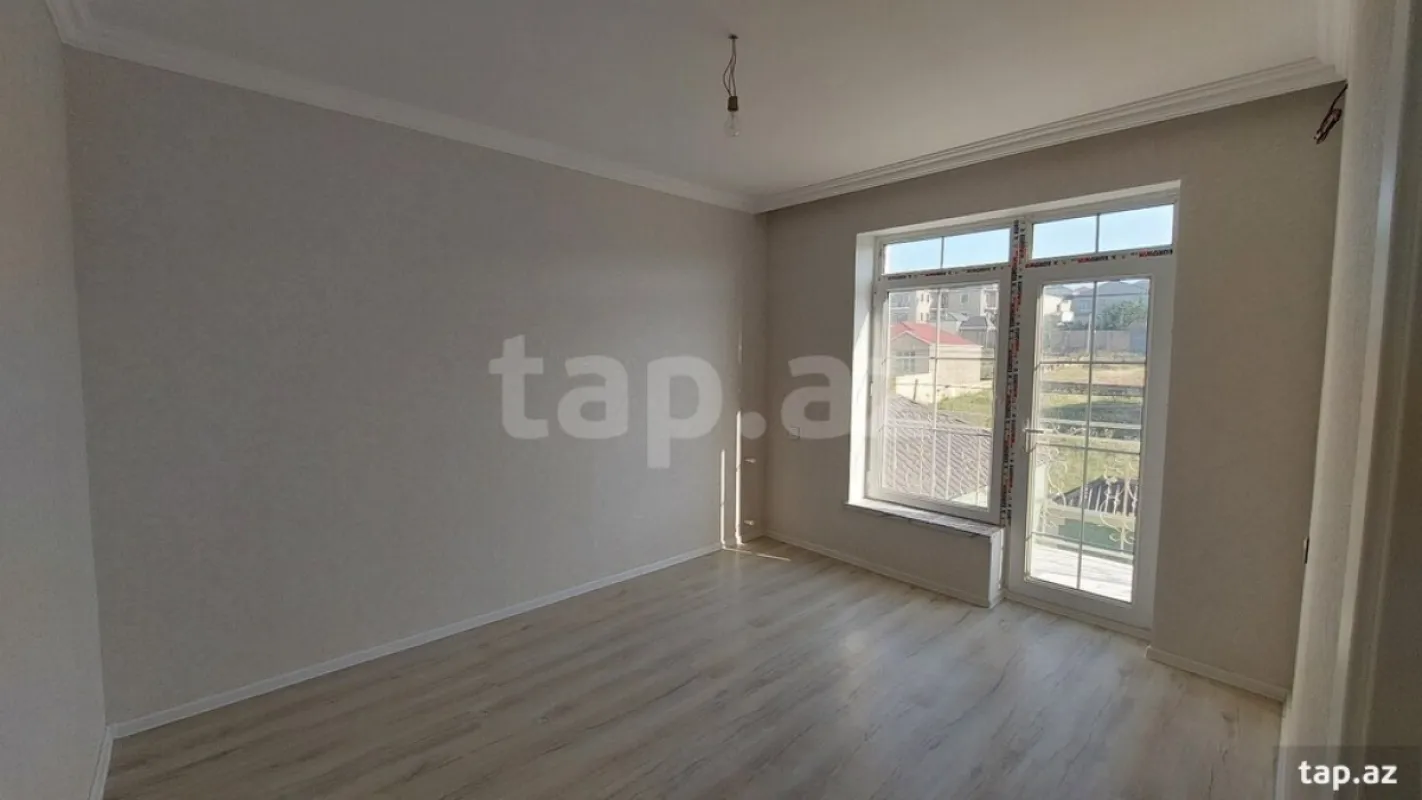 Satılır 4 otaqlı həyət evi